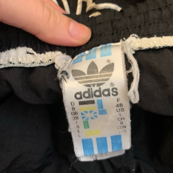 Vintage Adidas Shorts - Picture 3 of 3